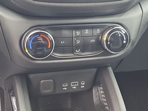 Used 2023 Chevrolet TrailBlazer LS FWD image 22