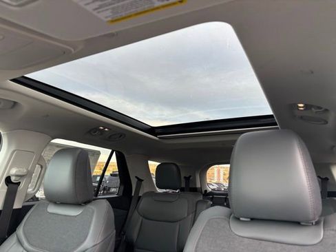 New 2026 Ford Explorer Active w/ Active Comfort Package image 28