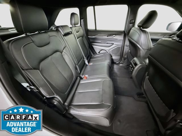Used 2024 Jeep Grand Cherokee Limited w/ Black Appearance Package AWD/4WD image 25
