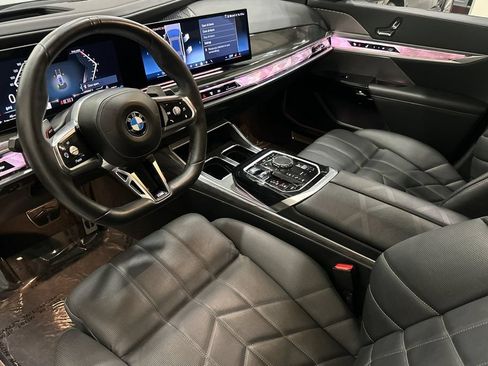 Used 2024 BMW 760i xDrive w/ Executive Package AWD/4WD image 10