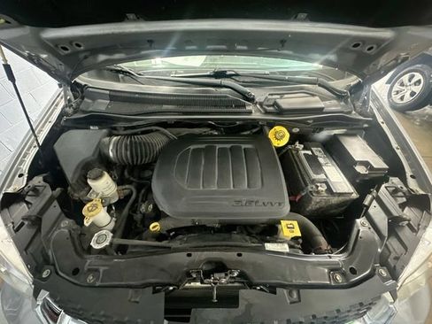 Used 2019 Dodge Grand Caravan SE FWD image 30