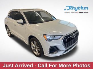 Used 2021 Audi Q3 2.0T Premium w/ Convenience Package video 1
