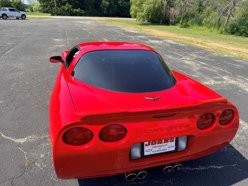 Used 2001 Chevrolet Corvette Coupe w/ Preferred Equipment Group2 RWD image 4