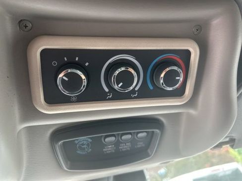 Used 2021 Chevrolet Express 2500 LS w/ Enhanced Convenience Package RWD image 34