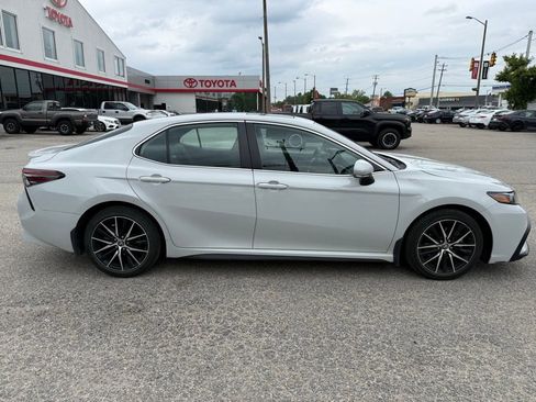 Used 2023 Toyota Camry SE w/ Cold Weather Package FWD image 2