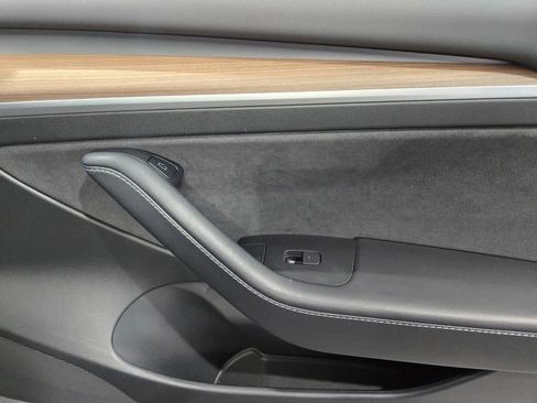 Used 2023 Tesla Model 3 Standard Range RWD image 6