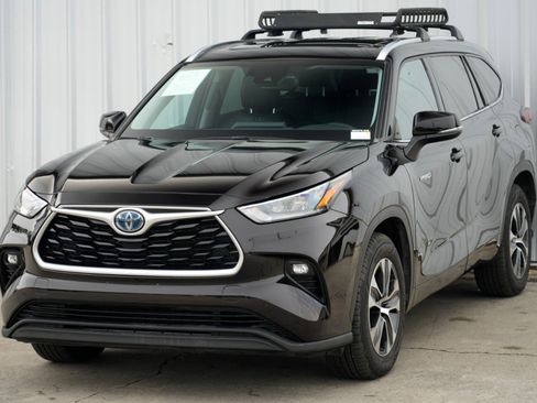 Used 2020 Toyota Highlander XLE image 47