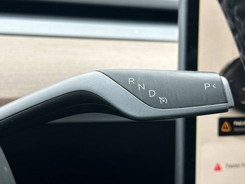 Used 2022 Tesla Model Y Performance image 27