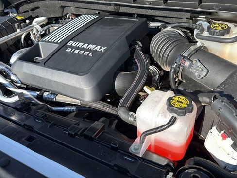 Used 2023 GMC Sierra 1500 AT4 w/ Technology Package image 24