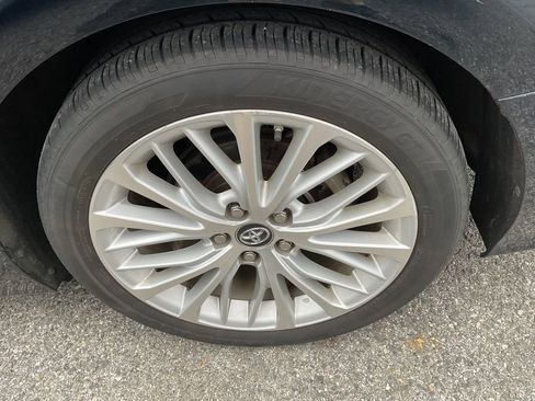 Used 2018 Toyota Camry XLE w/ Audio Package image 10