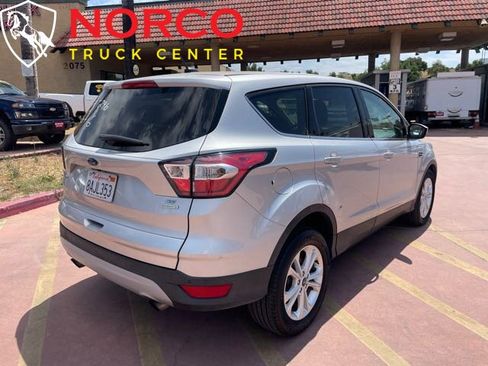 Used 2017 Ford Escape SE image 8