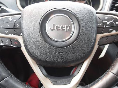 Used 2016 Jeep Cherokee Latitude w/ Cold Weather Group AWD/4WD image 9
