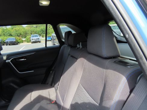 Used 2022 Toyota RAV4 SE w/ Convenience Package image 30
