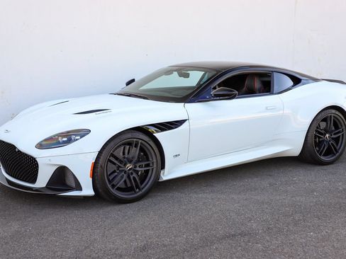 Used 2019 Aston Martin DBS Superleggera RWD image 9