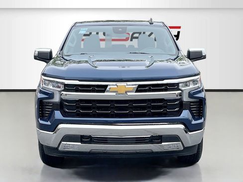 Used 2022 Chevrolet Silverado 1500 LT AWD/4WD image 2