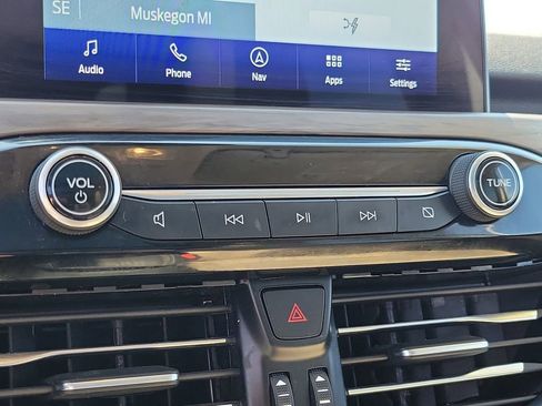 Used 2020 Ford Escape Titanium w/ Titanium Premium Package 2.0 AWD/4WD image 30