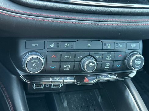 Used 2025 Dodge Durango R/T AWD/4WD image 21