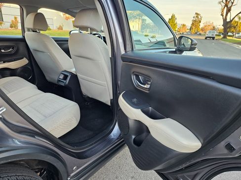 Used 2023 Honda HR-V LX image 25