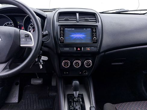 Used 2018 Mitsubishi Outlander Sport ES image 4