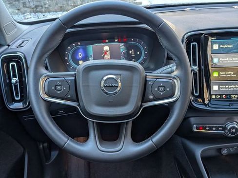 Used 2025 Volvo XC40 B5 Plus w/ Protection Package Premier image 14