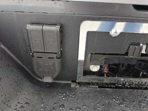 Used 2025 GMC Sierra 2500 SLE w/ SLE Value Package; image 19