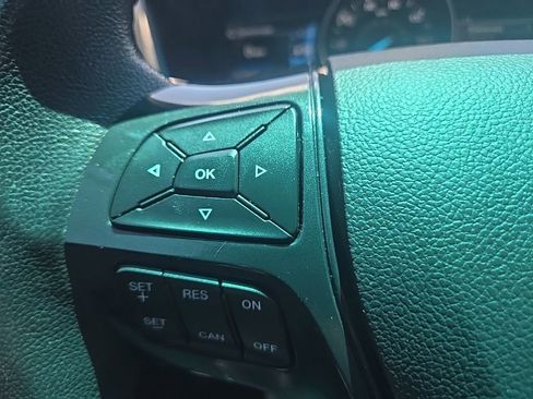 Used 2017 Ford Explorer XLT w/ Equipment Group 202A AWD/4WD image 16
