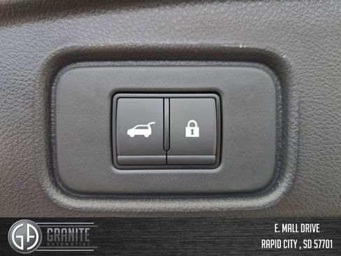 New 2025 Nissan Pathfinder SV w/ Black Appearance Package AWD/4WD image 13