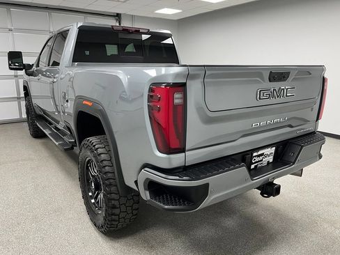 Used 2024 GMC Sierra 3500 Denali w/ Technology Package AWD/4WD image 8