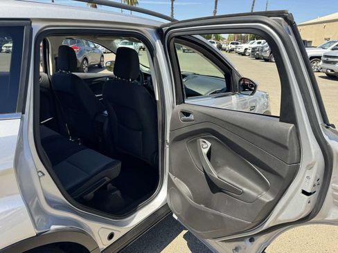Used 2018 Ford Escape SE FWD image 18