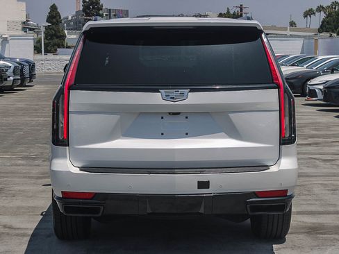 Used 2024 Cadillac Escalade ESV Sport w/ LPO, ONYX Package AWD/4WD image 8