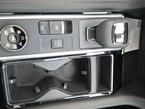 New 2025 Nissan Pathfinder SV w/ SV Premium Package image 27