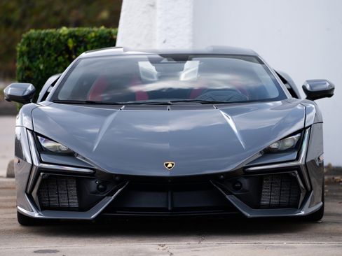 Used 2024 Lamborghini Revuelto image 16