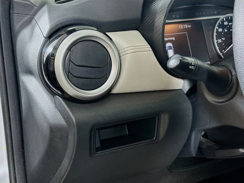 Used 2020 Nissan Versa SV image 10