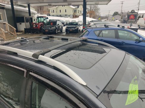 Used 2017 Subaru Impreza 2.0i Premium image 8