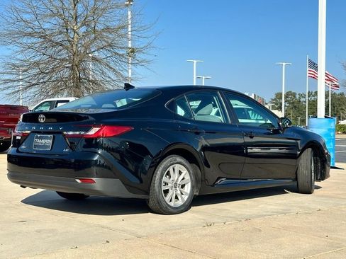 Used 2025 Toyota Camry LE image 25