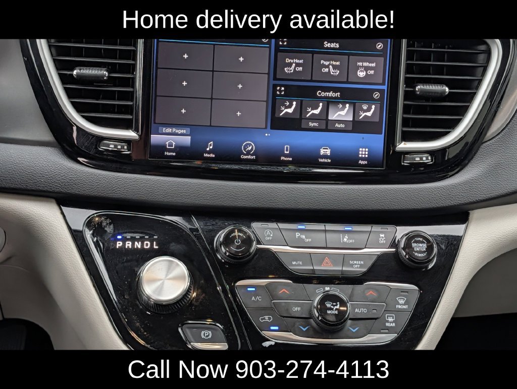 Used 2024 Chrysler Pacifica Touring-L FWD image 17