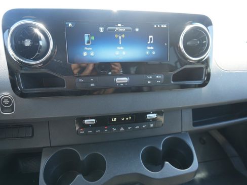 Used 2025 Mercedes-Benz Sprinter 2500 image 12