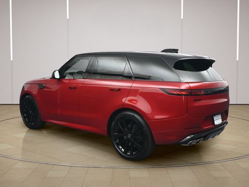 Used 2025 Land Rover Range Rover Sport Dynamic SE AWD/4WD image 3