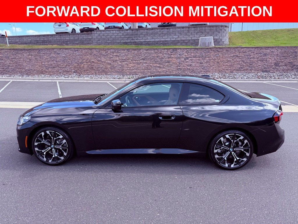Used 2025 BMW 230i Coupe w/ M Sport Package RWD image 4