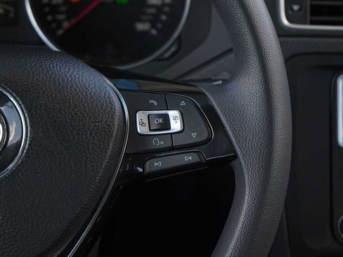 Used 2016 Volkswagen Jetta SE FWD image 18