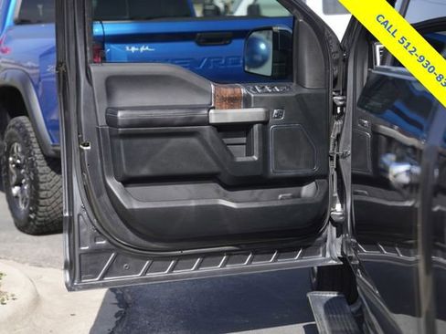 Used 2015 Ford F150 Platinum w/ Equipment Group 701A Luxury image 30