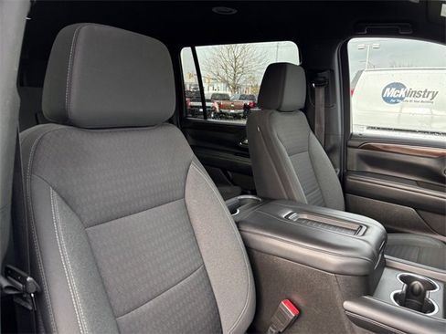 Used 2023 GMC Yukon XL SLE image 37
