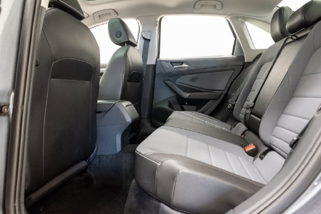 Used 2025 Volkswagen Jetta SE FWD image 27