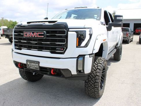 Used 2024 GMC Sierra 2500 AT4 w/ AT4 Premium Plus Package AWD/4WD image 3