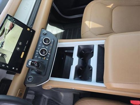 Certified 2025 Land Rover Defender 110 X-Dynamic SE AWD/4WD image 24