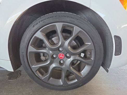 Used 2017 FIAT 124 Spider Abarth RWD image 18