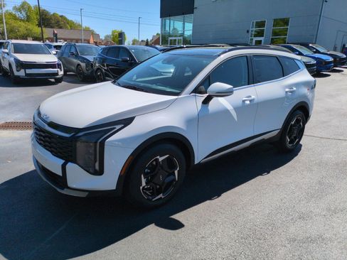 New 2026 Kia Sportage EX w/ EX Panorama Roof Package FWD image 3