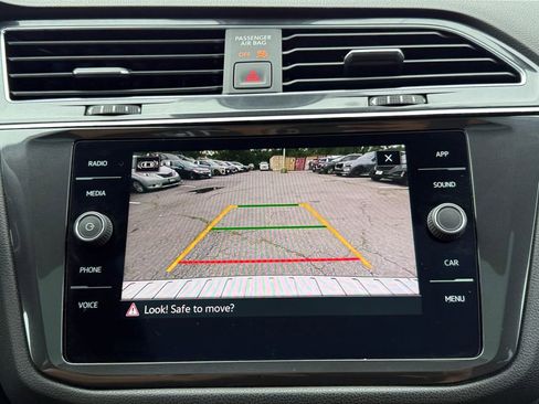 Used 2022 Volkswagen Tiguan SE FWD image 15