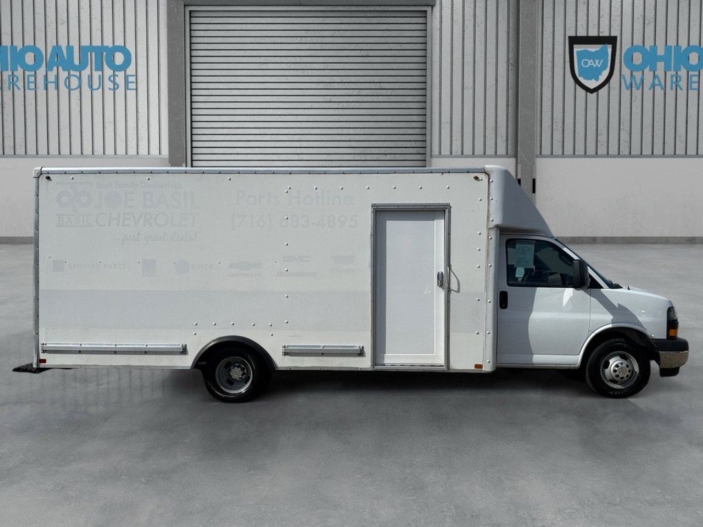 Used 2021 Chevrolet Express 3500 w/ Power Convenience Package RWD image 4