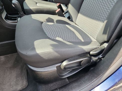 Used 2010 Chevrolet HHR LS FWD image 15